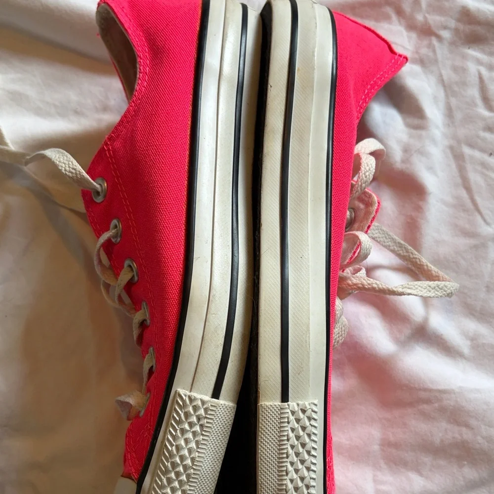 Converse Low Top Sneakers - Hot Pink Men’s8/Women’s 10 - Picture 13 of 13